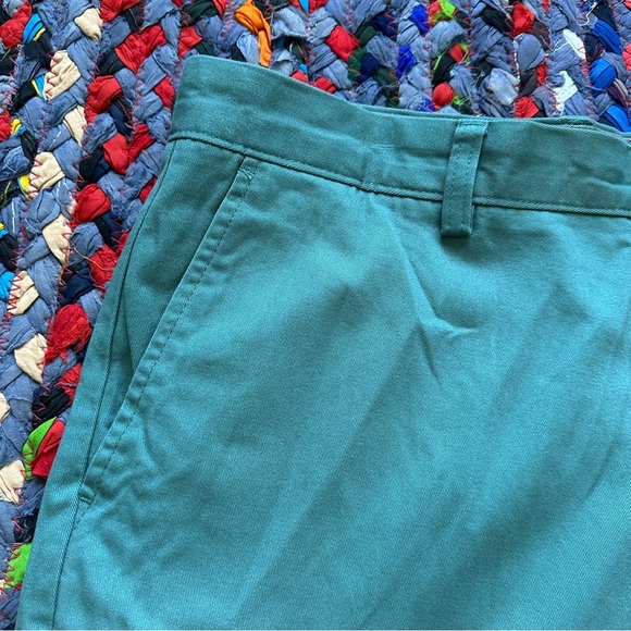 NWT Amazon Essentials Classic Fit 9" Short Sage Green Men's Size 36 Preppy - Picture 4 of 13